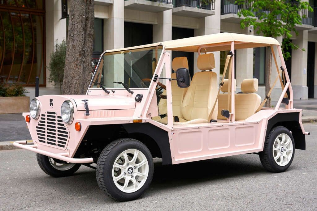 Mini Moke rental Ibiza – luxury vintage beach car by the coastline Mini Moke rental Ibiza – luxury vintage beach car by the coastline